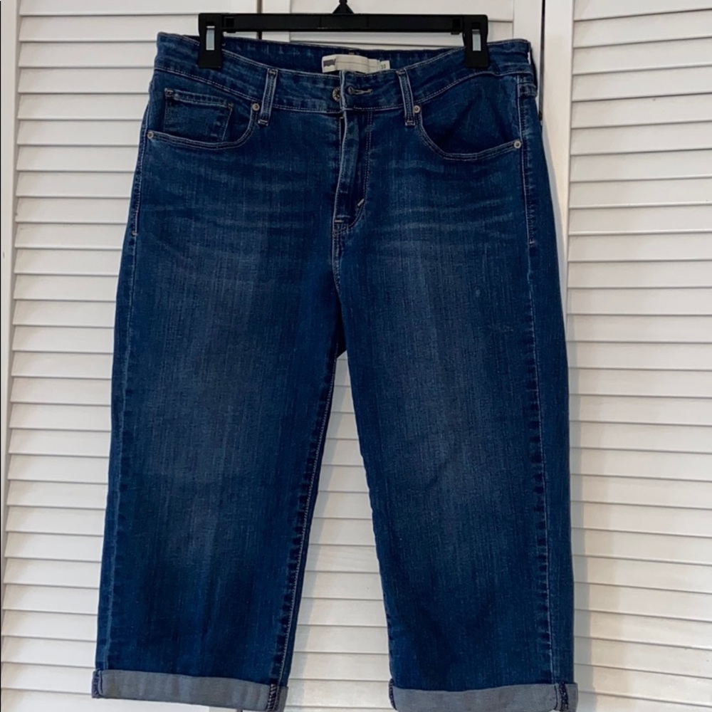 Levi’s Cuffed Crop Jeans